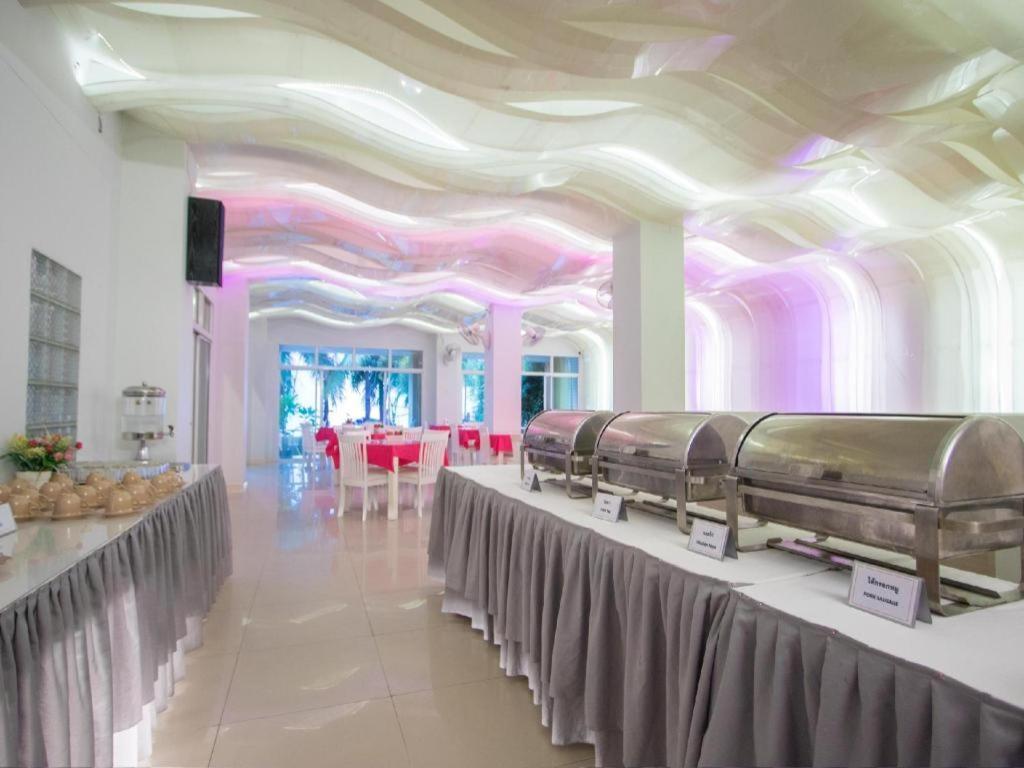 Nana Chat Bangsaen Hotel Si Racha Extérieur photo
