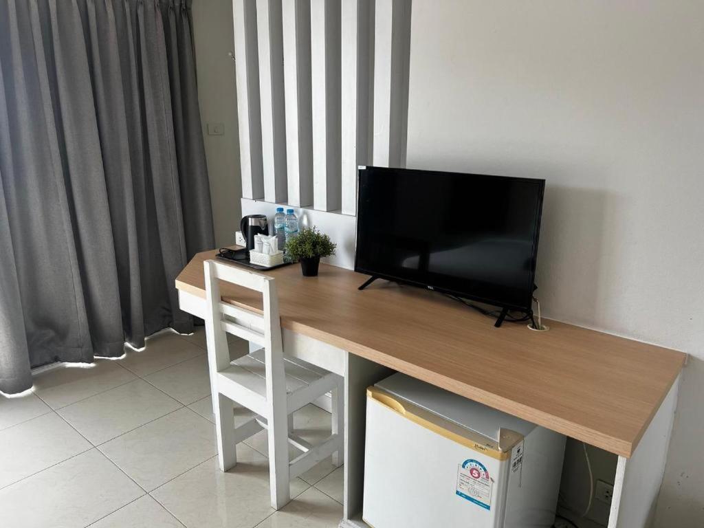 Nana Chat Bangsaen Hotel Si Racha Extérieur photo