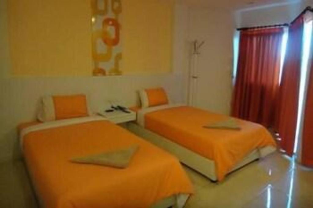 Nana Chat Bangsaen Hotel Si Racha Extérieur photo