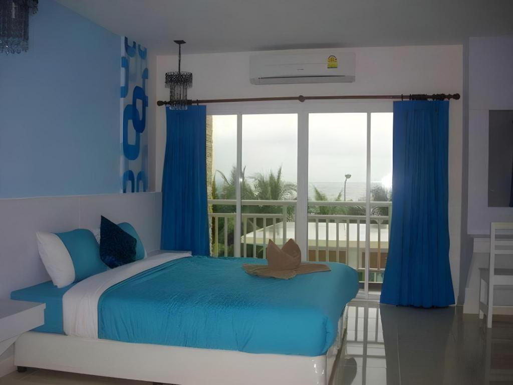 Nana Chat Bangsaen Hotel Si Racha Extérieur photo