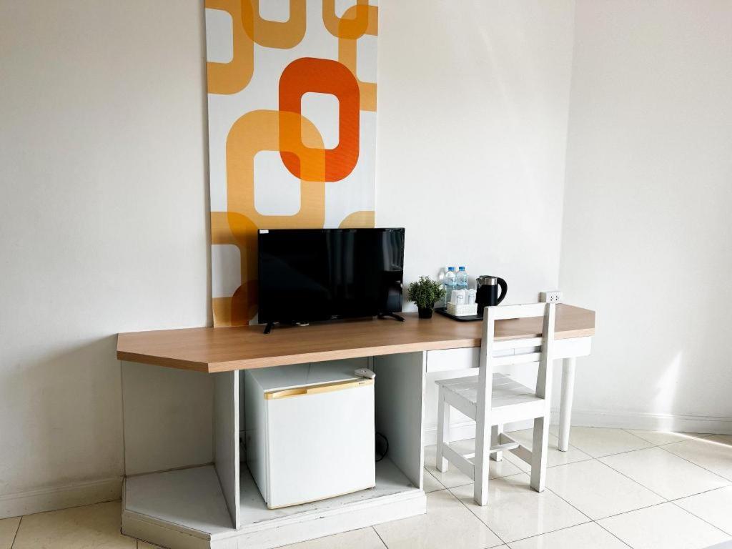 Nana Chat Bangsaen Hotel Si Racha Extérieur photo